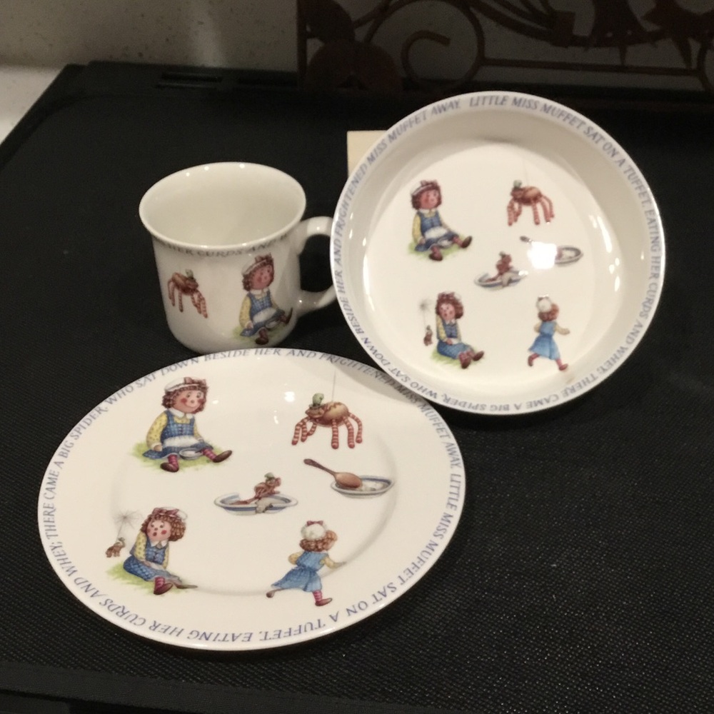 Children's Raggedy Anne Ceramic Dish Set - White with Multi-Color Prints